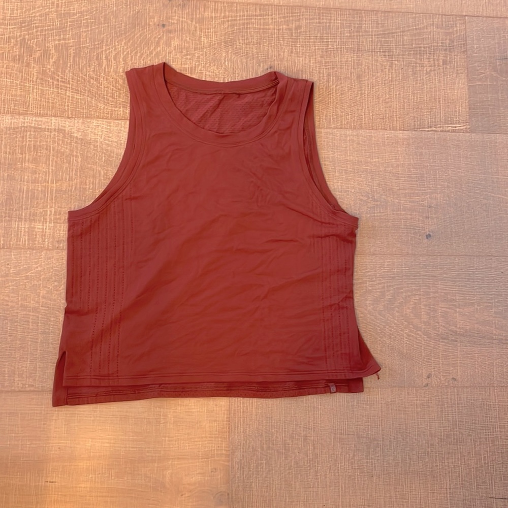 Lululemon top